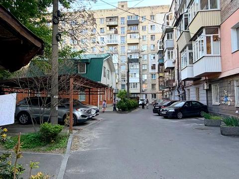 квартира за адресою Дмитра Скоробогатова вул., 5