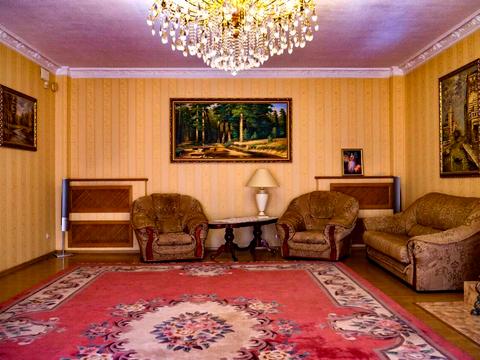 будинок за адресою Михайла Грушевського вул. (Карла Лібкнехта), 33