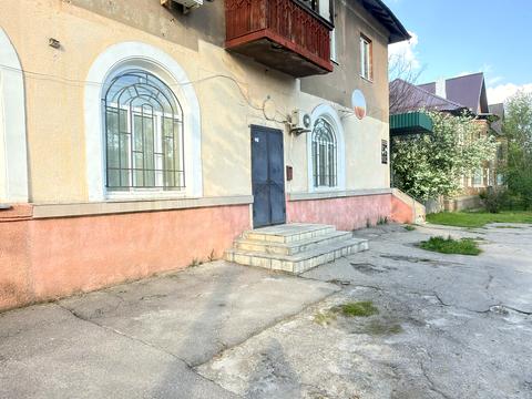 комерційна за адресою Ахієзерів вул. (Халтуріна), 1