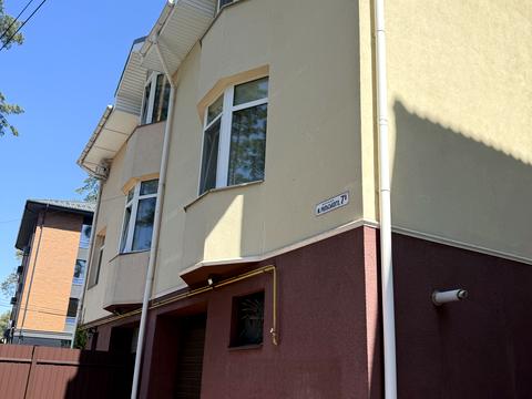 будинок за адресою Рильського вул., 7-В