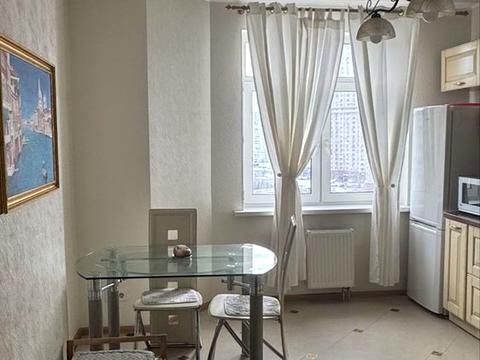 квартира по адресу Александра Мишуги ул., 2