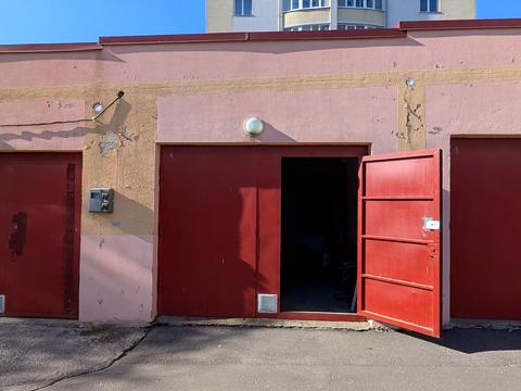 комерційна за адресою Євгена Коновальця вул., 48