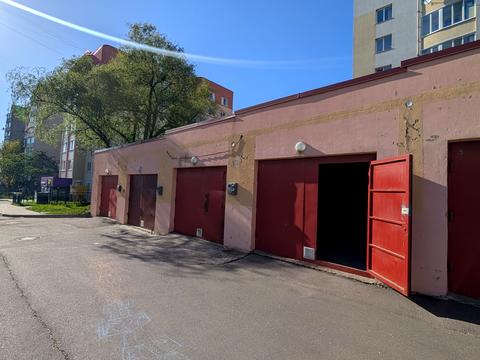 комерційна за адресою Євгена Коновальця вул., 48