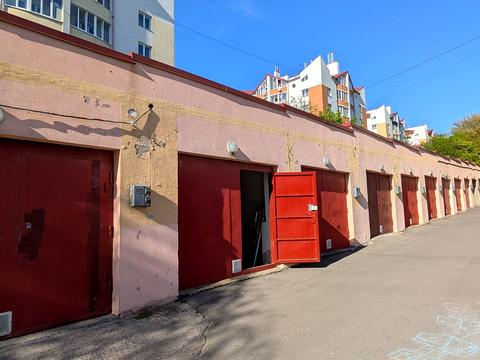 комерційна за адресою Євгена Коновальця вул., 48