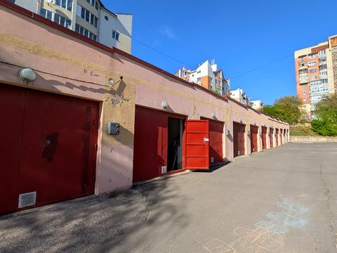 комерційна за адресою Євгена Коновальця вул., 48