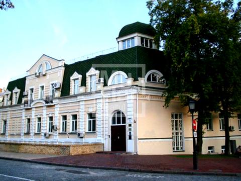 коммерческая по адресу Трёхсвятительская ул., 13