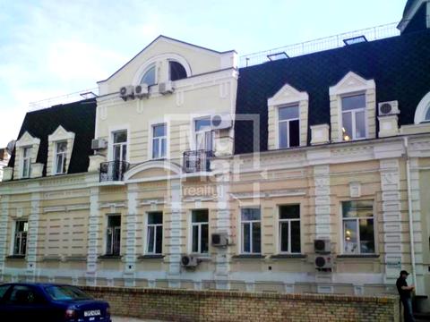 коммерческая по адресу Трёхсвятительская ул., 13
