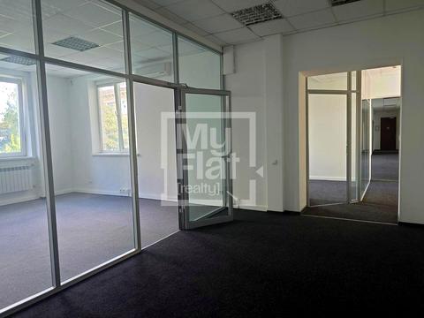 комерційна за адресою Варязький пров., 4в