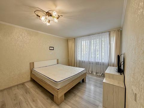 квартира за адресою Героїв Крут бульв. (Героїв Сталінграду), 9-А