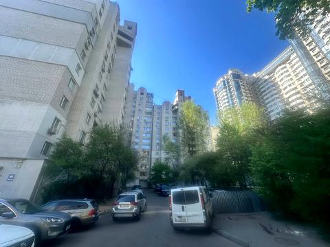 квартира за адресою Андрія Верхогляда, 2