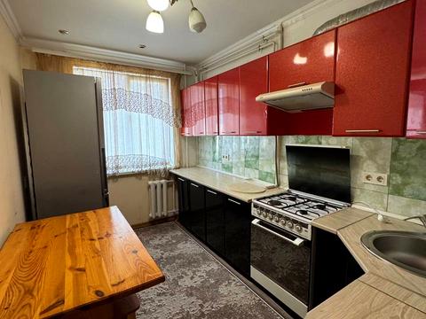 квартира за адресою Героїв Крут бульв. (Героїв Сталінграду), 4