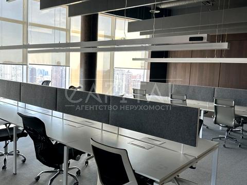 комерційна за адресою Лесі Українки бульв., 7-Б