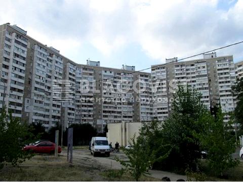 квартира за адресою Анни Ахматової вул., 25