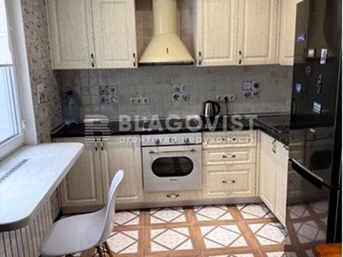 квартира за адресою Анни Ахматової вул., 25
