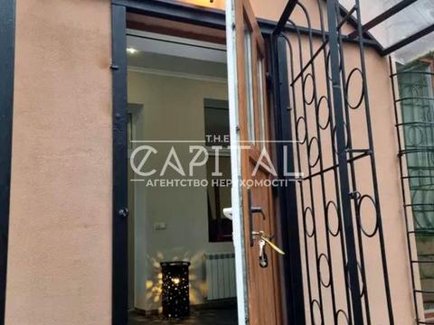 коммерческая по адресу Трёхсвятительская ул., 13