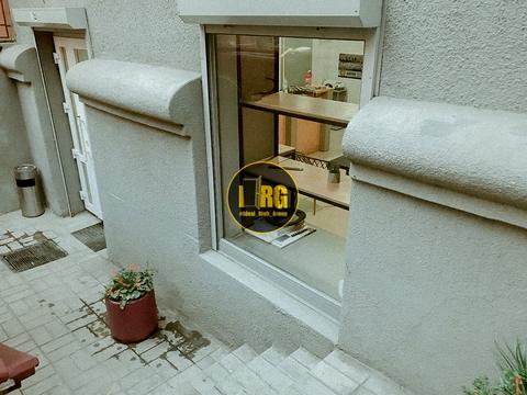 комерційна за адресою Прорізна вул., 4