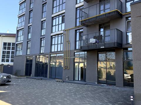 комерційна за адресою Зоряна вул., 2