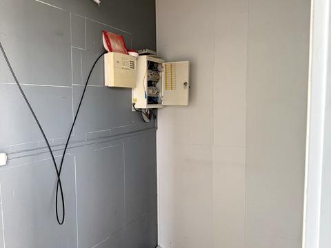 комерційна за адресою Дубнівська вул., 23