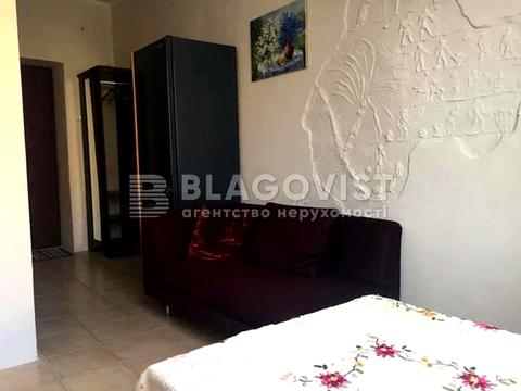 квартира за адресою Трьохсвятительська вул., 9