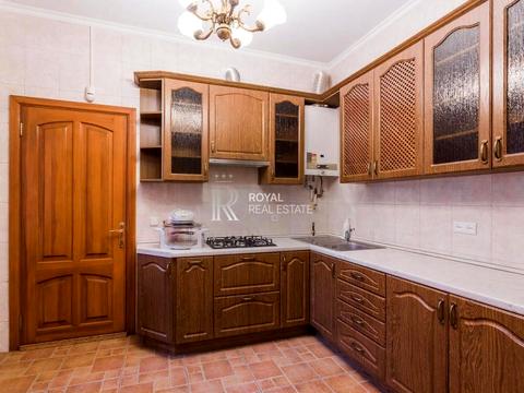 комерційна за адресою Вознесенський спуск, 18