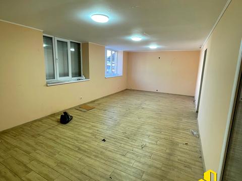 комерційна за адресою Залізнична вул., 68