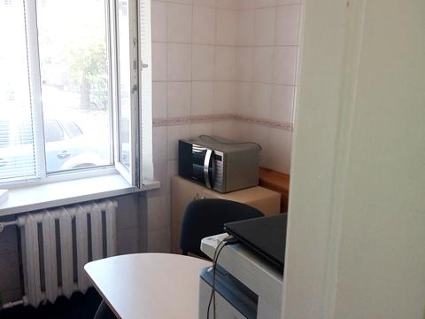 комерційна за адресою Спаська вул., 25-Д