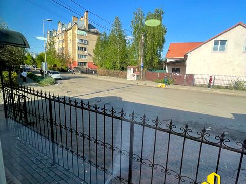 комерційна за адресою Залізнична вул., 68