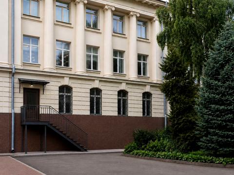 коммерческая по адресу Богдана Хмельницкого ул., 15