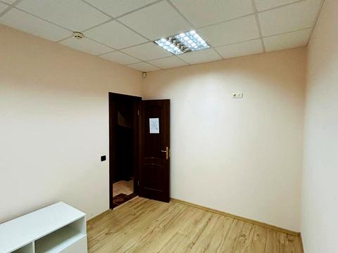 комерційна за адресою Якова Головацького вул., 10