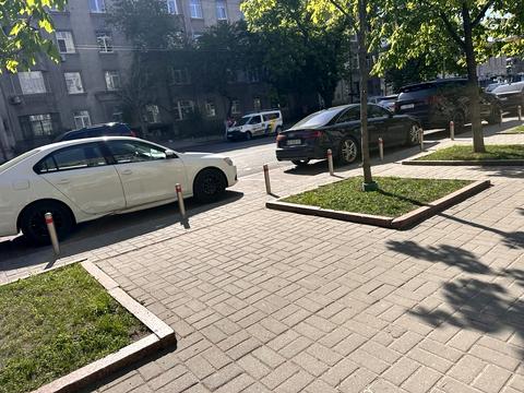 коммерческая по адресу Ивана Мазепы ул. (Январского Восстания), 3