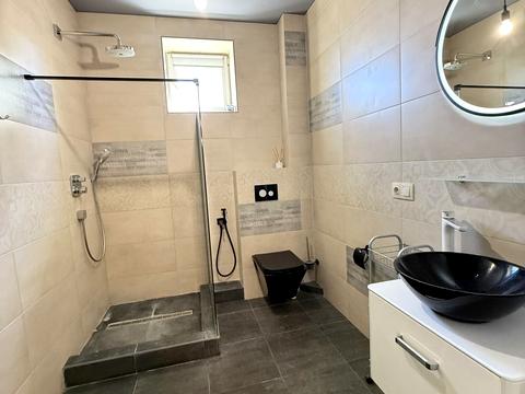 квартира за адресою Весняна вул., 10