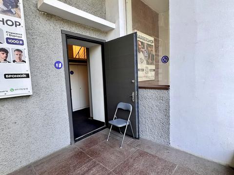комерційна за адресою Дарницький бульв., 1-А