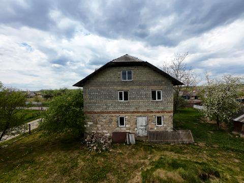 будинок за адресою світанкова, 12