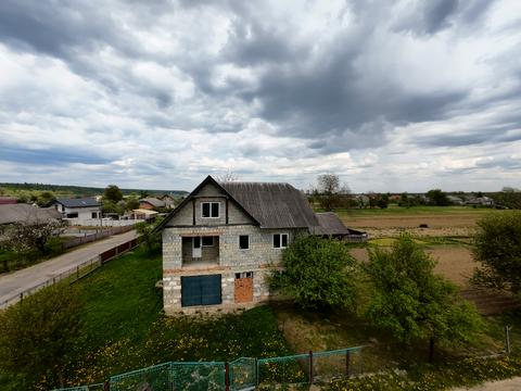 будинок за адресою світанкова, 12