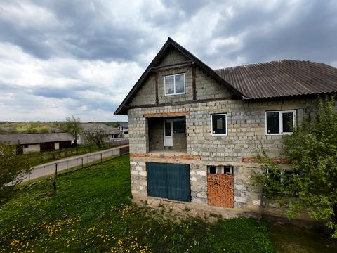 будинок за адресою світанкова, 12