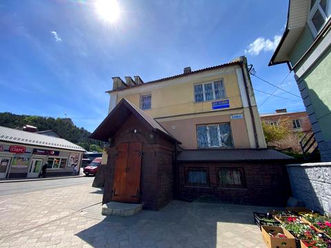 комерційна за адресою Шевченка вул., 50