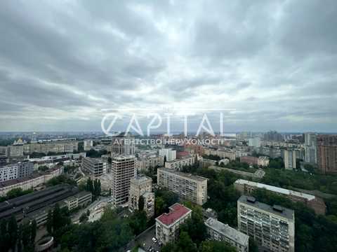 комерційна за адресою Кловський узвіз, 7