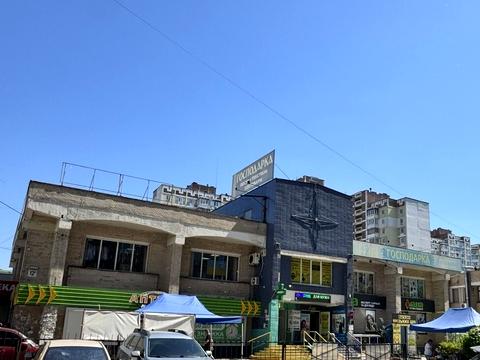 комерційна за адресою Ревуцького вул., 12А