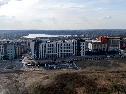 комерційна за адресою В'ячеслава Чорновола вул., (Будинок 37)