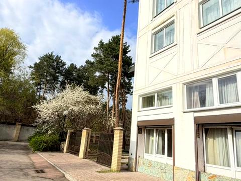 будинок за адресою Молодіжна, 1