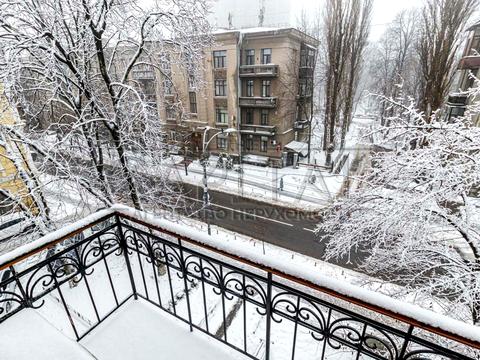 комерційна за адресою Шовковична вул., 7-А