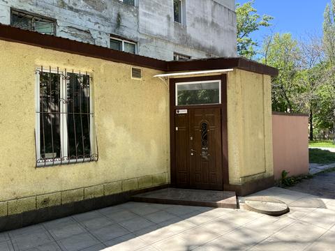 комерційна за адресою Академіка Заболотного вул., 13