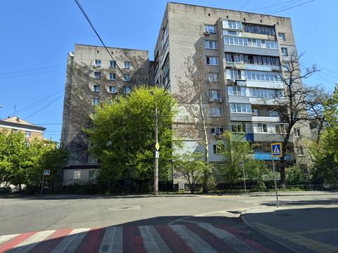 комерційна за адресою Почайнинська вул., 62
