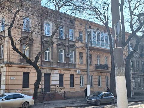 коммерческая по адресу Лютеранский пер., 7