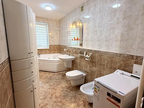 квартира за адресою Василя Тютюнника вул. (Анрі Барбюса), 40