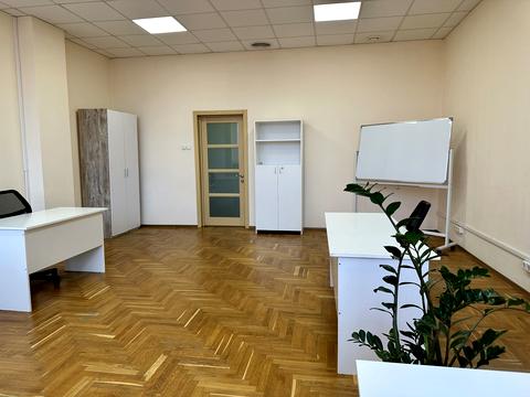 комерційна за адресою Ґарета Джонса вул. (Сім'ї Хохлових), 15