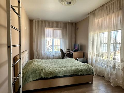 будинок за адресою Квітнева, 11б