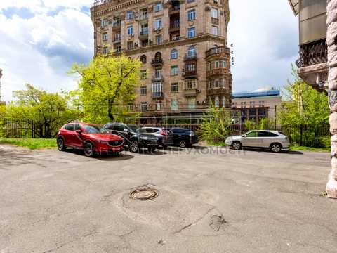 комерційна за адресою Київ, Лютеранська вул., 1