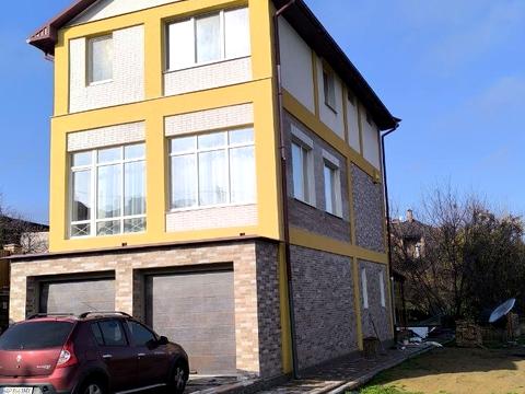будинок за адресою Каштанова вул., 18