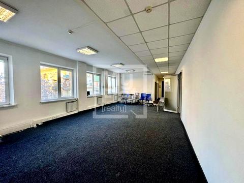 комерційна за адресою Варязький пров., 4в